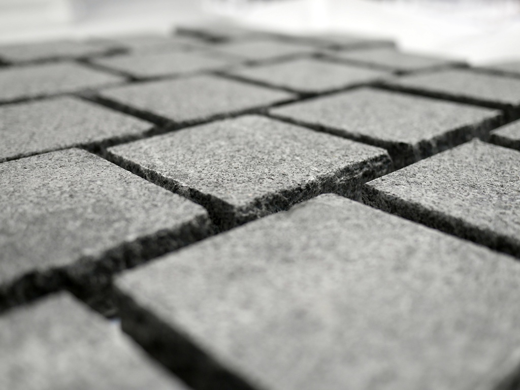 Paver Ash Grey CobblesOnMesh 90x90x20 Flamed