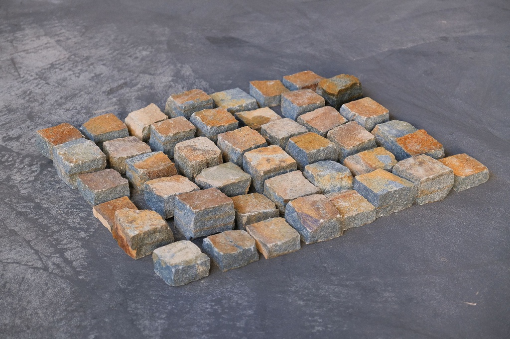 Queensland Porphyry Grey,  cobble stone , 90x90x40-70mm